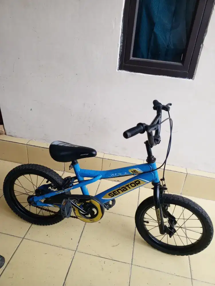 Sepeda BMX 16 inchi