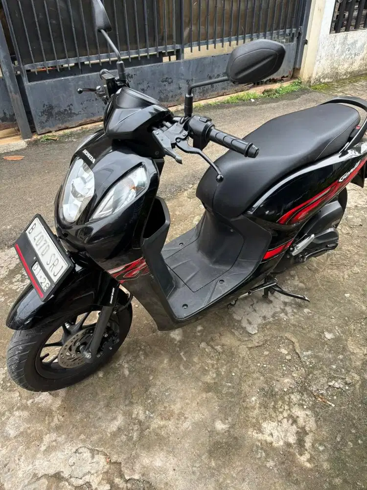 Motor Genio black red