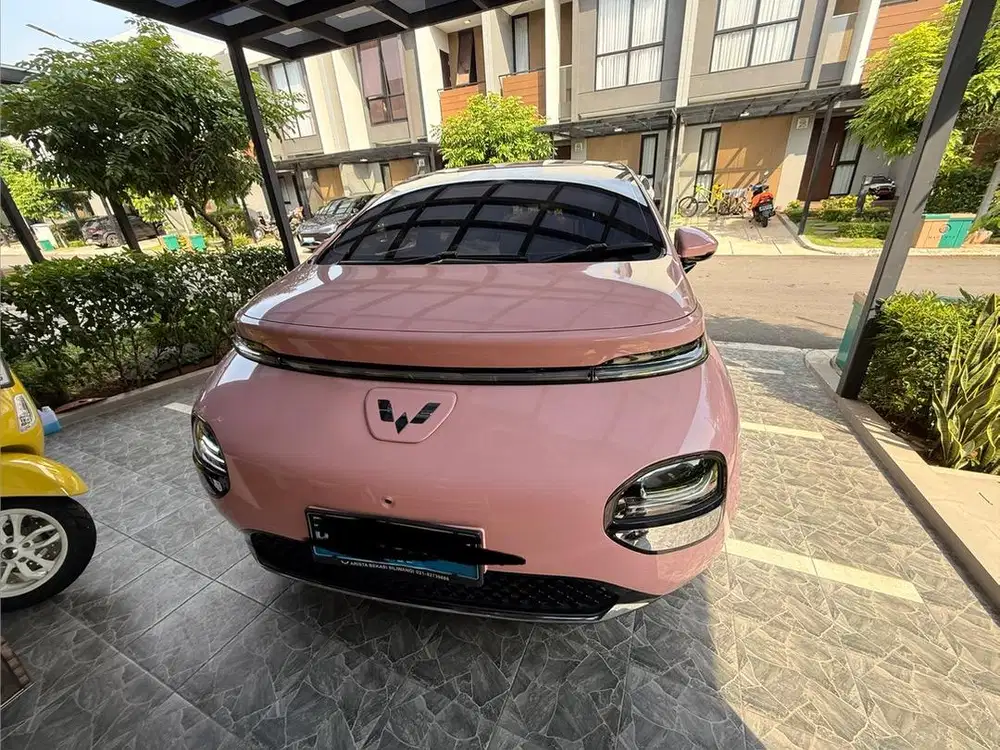 Wuling Cloud EV 2024 Milk Tea (Sticker Pink)