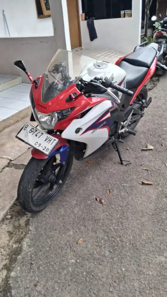 Honda cbr 150 cbu 2013