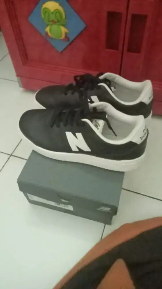 Menjual 1 pasang sepatu new balance