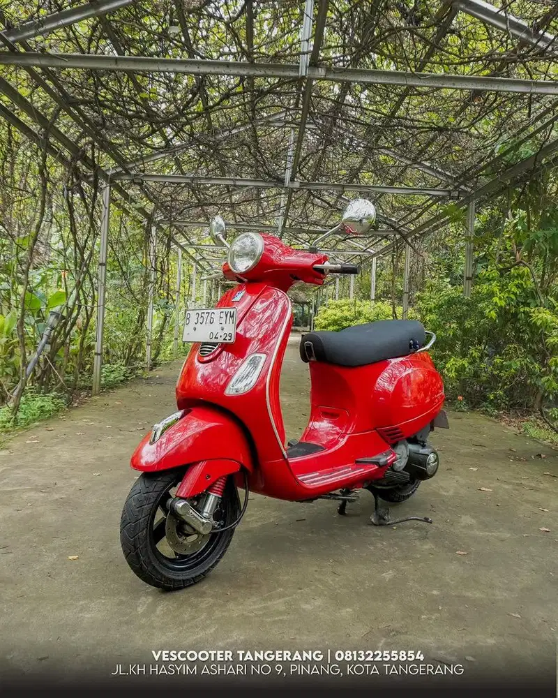 VESPA LX 150 3VIE TAHUN 2013