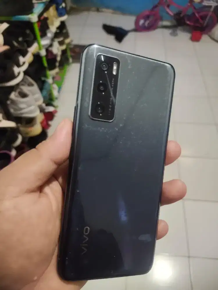 Vivo v20se ram 8/128 amoled sidik jari di layar nfc no minus
