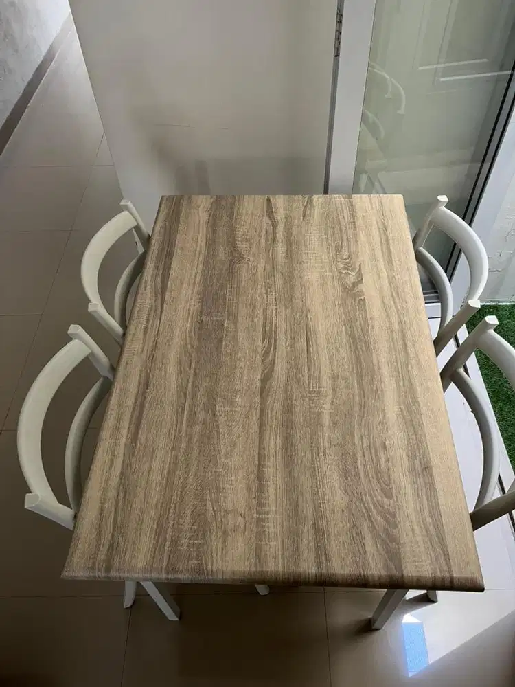 Dijual cepat Meja Makan