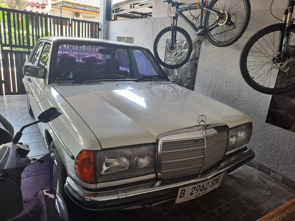 Mercedes Benz W123 - 280 Manual