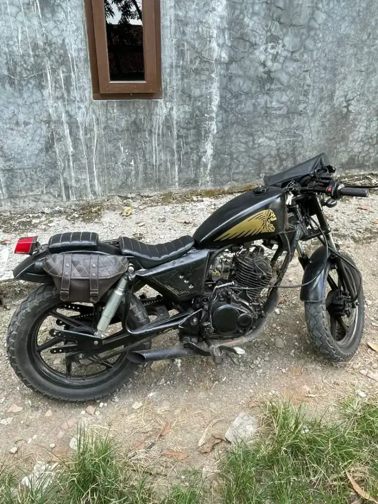 Bobber Custom basic Pulsar 180