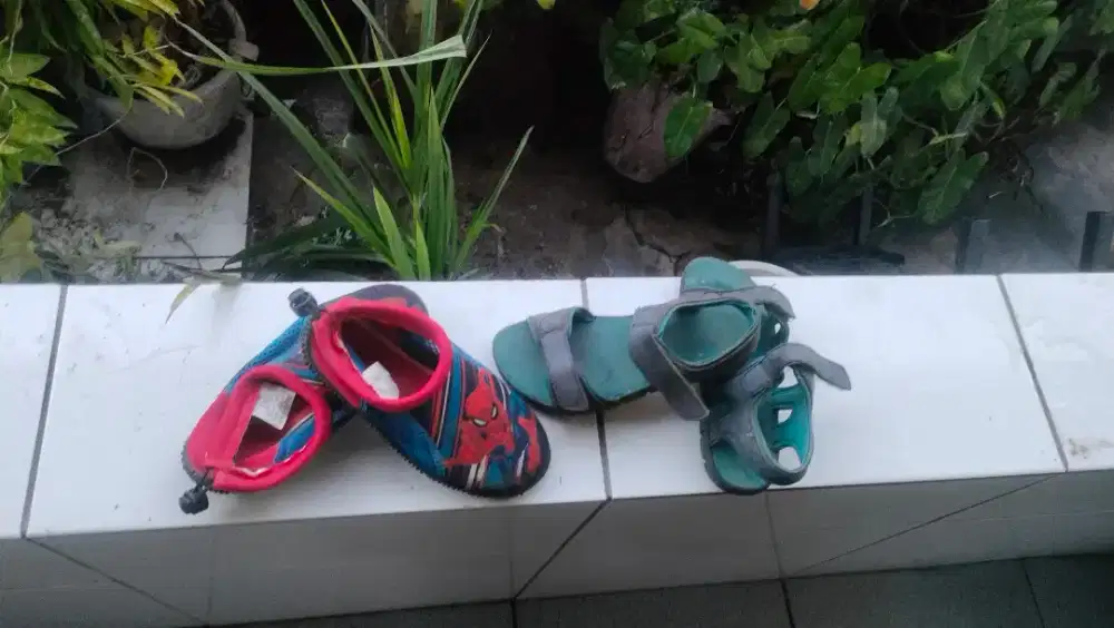 Sepatu dan sandal anak cowok UK 32-33