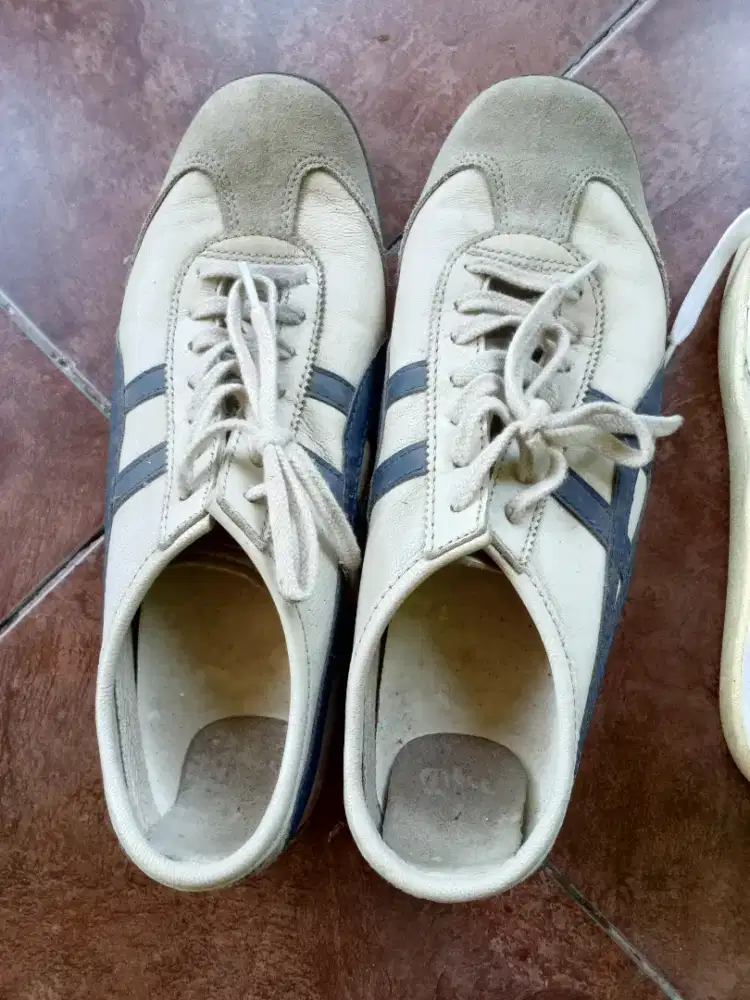 Sepatu Onitsuka