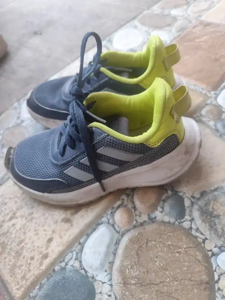 Sepatu Anak Adidas uk 29