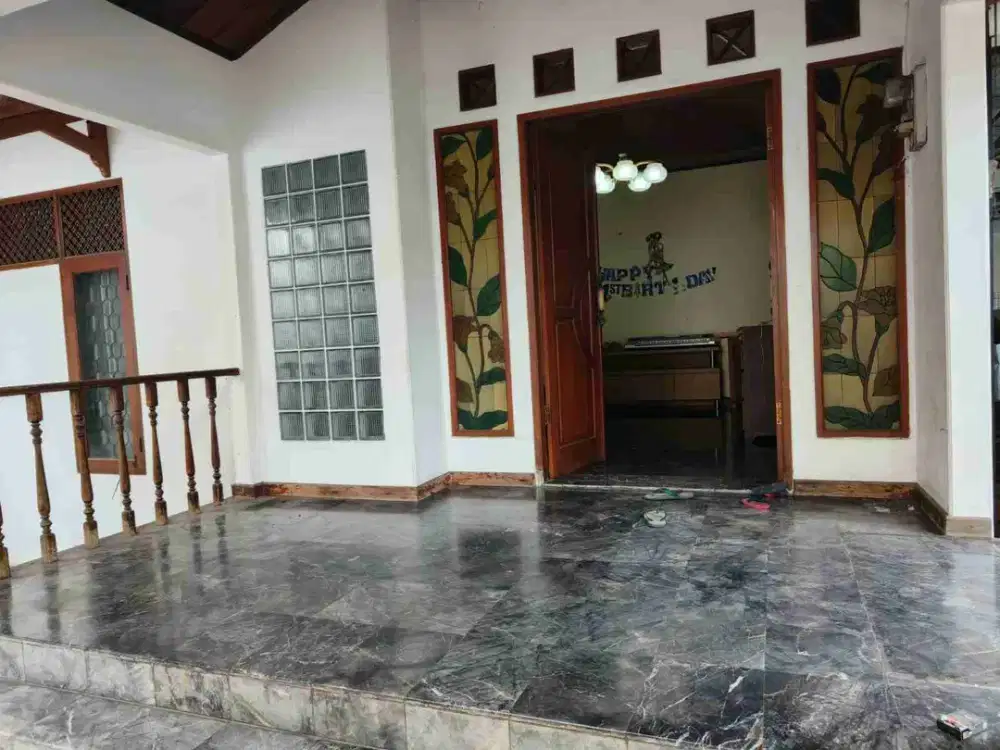 Disewakan Rumah Strategis Bisa untuk Kantor di Bekasi
