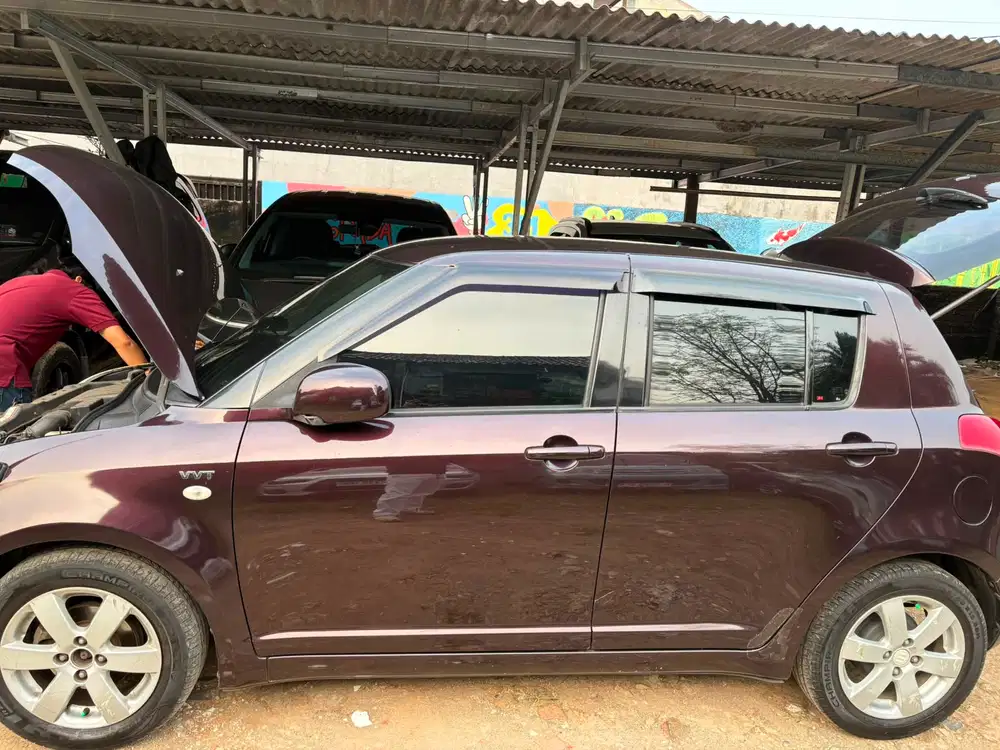 Suzuki Swift 2010 Bensin