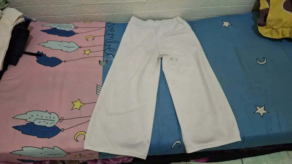 Celana putih preloved