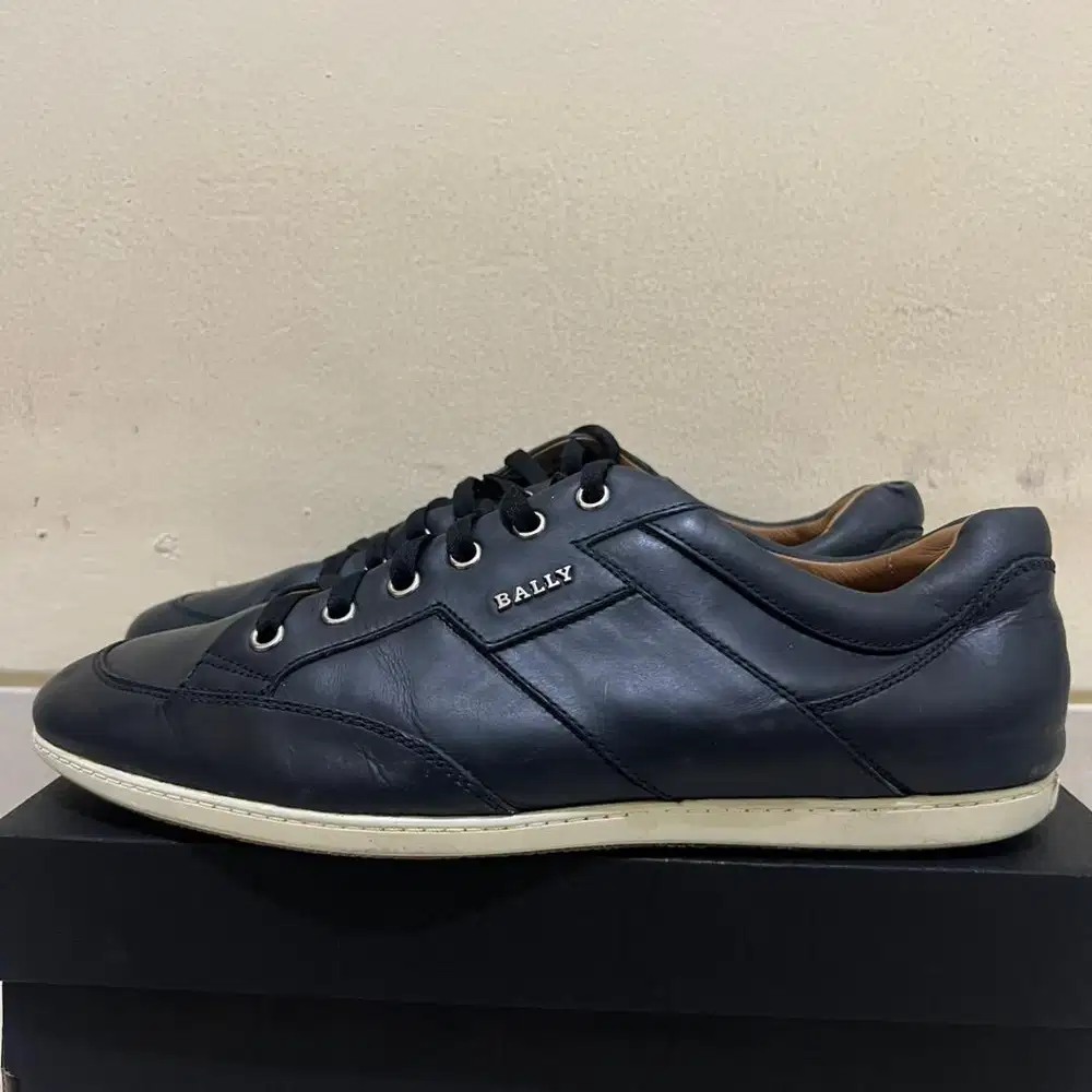 Sepatu Casual BALLY Size EU8,5/US9,5 Setara 42-43
