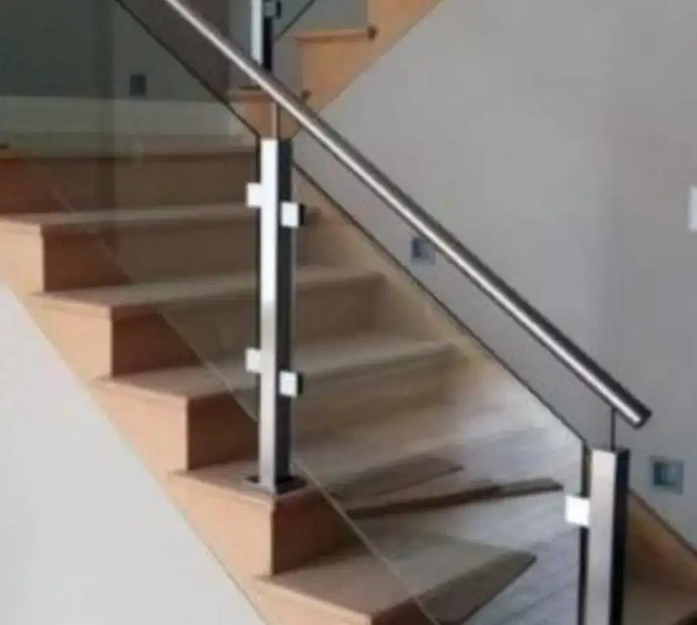 Railing tangga stainless kaca $15