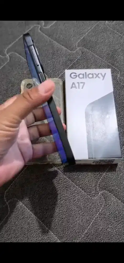Samsung A17
Ram 8/128 GB
