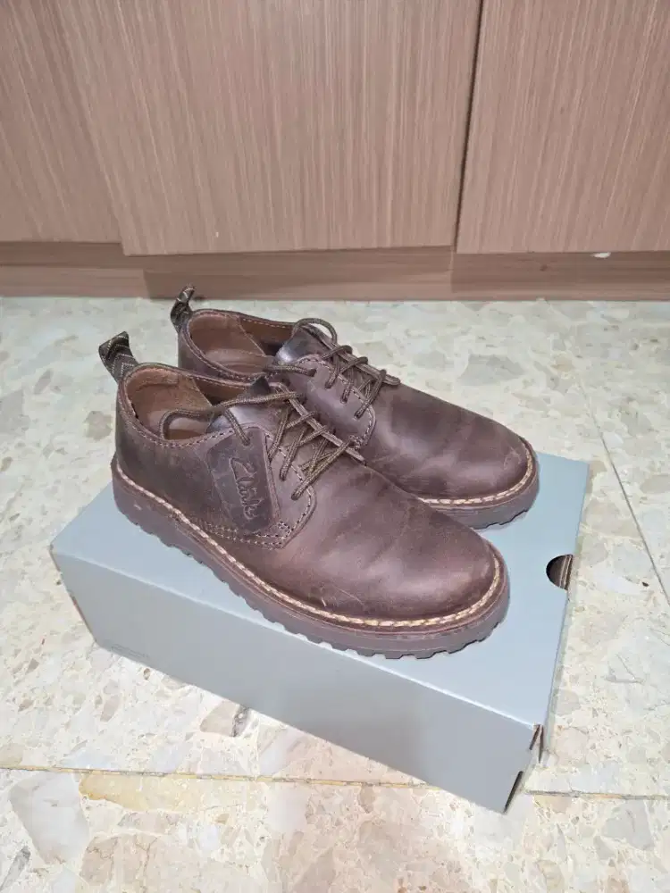 Sepatu Casual Pria Clarks Solsburry Lace Dark brown Leather