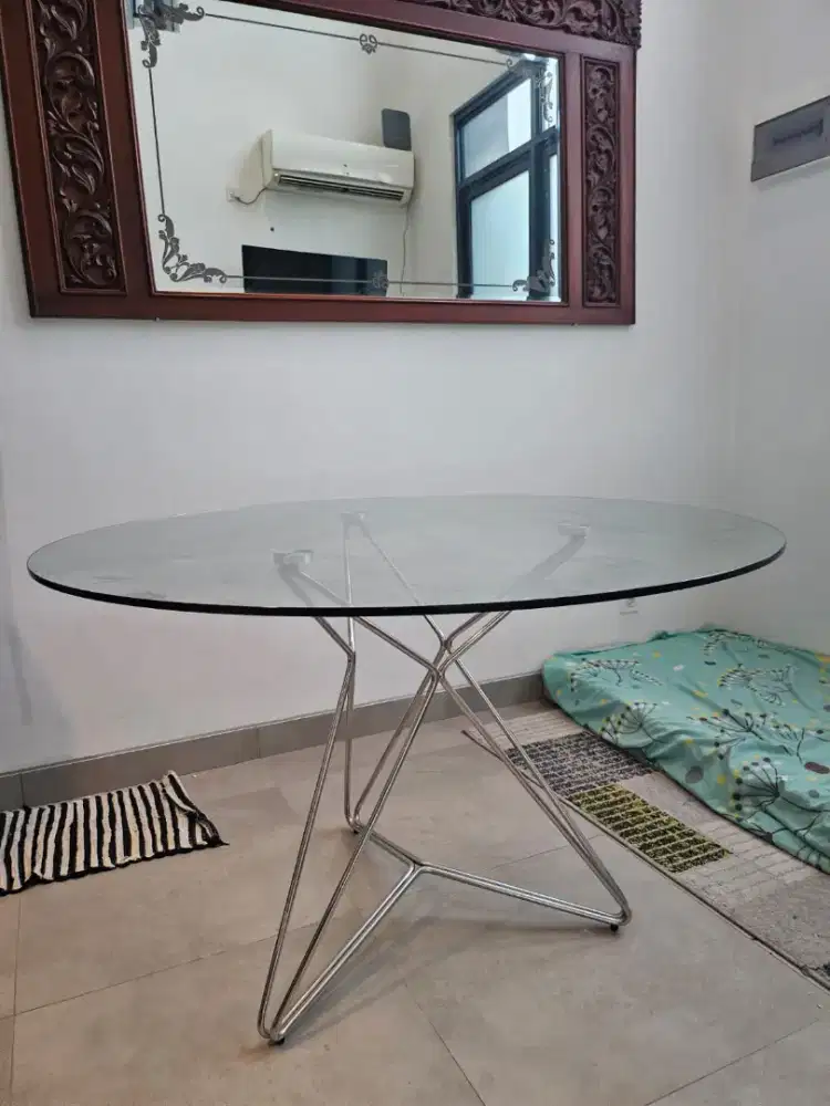 MEJA MAKAN BUNDAR KACA 120 CM – MINIMALIS, ELEGAN & MODERN