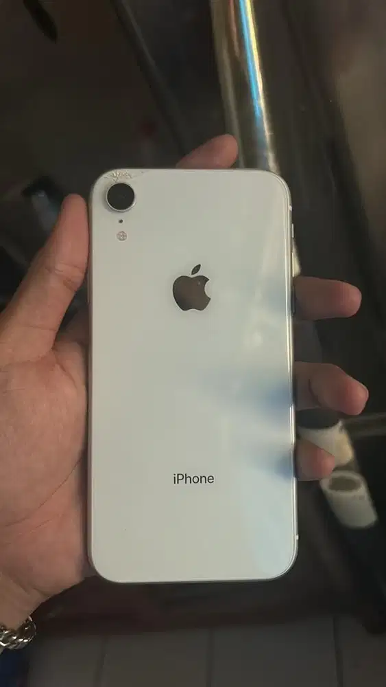 XR 128 white inter