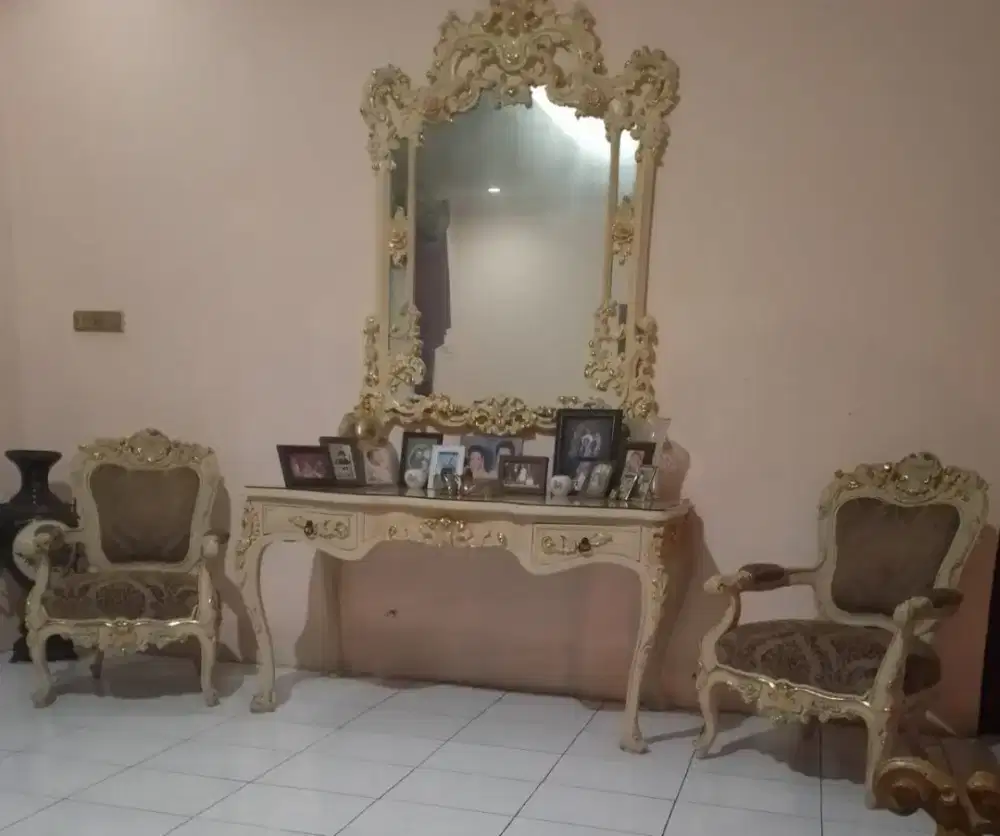 DIJUAL ANTIK EX ROYAL FURNITURE