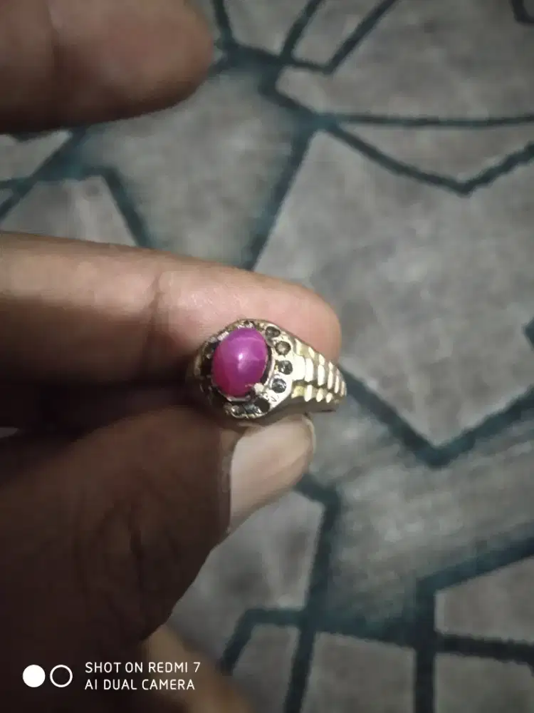 Cincin rubi lawasan