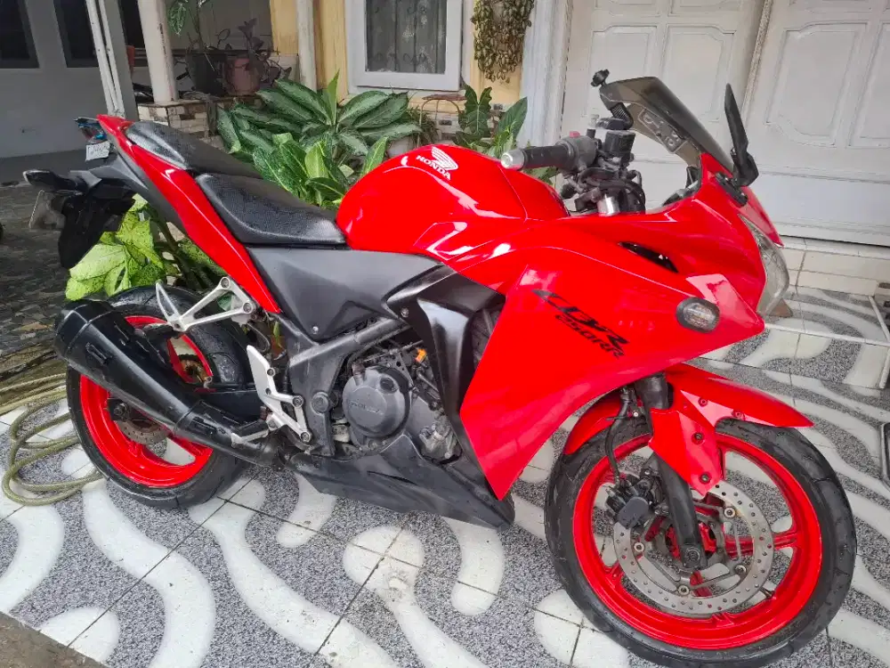 Honda CNR 250cc CBU