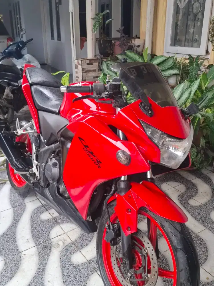 Honda CBR 250cc Red