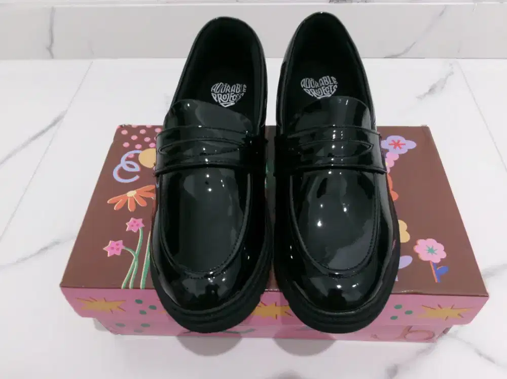 Adorableprojects - Camira Oxford Patent Black - Penny Loafer