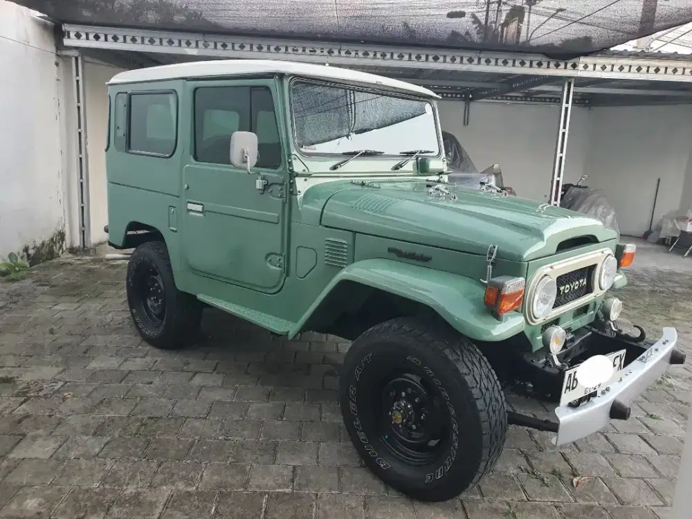 Land Cruiser Hardtop FJ40 tahun 1979