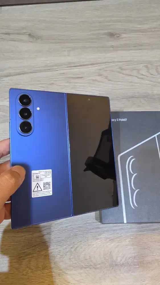 Samsung Z Fold 7 12/256gb Sein Fullset Mulus Like New