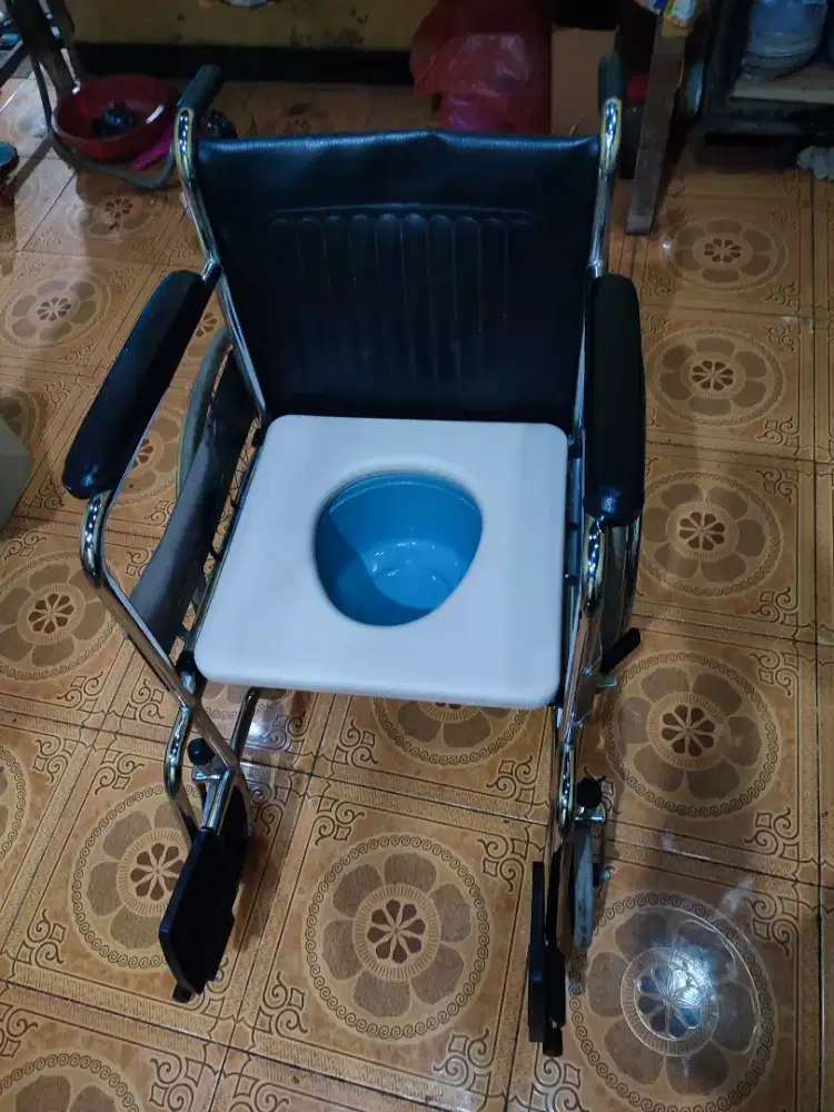 Alat terapi untuk orang tua.