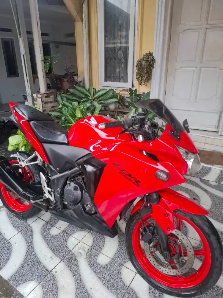 Honda CBR 250 Merah