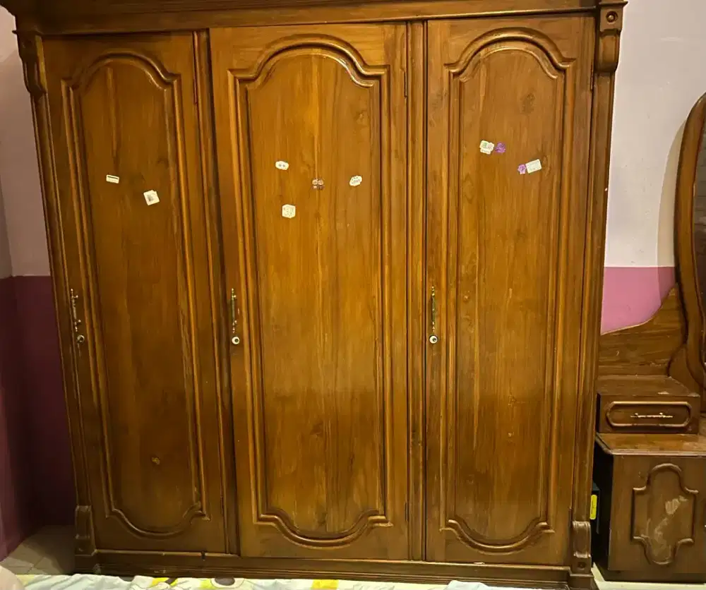 Jual lemari jati tua asli