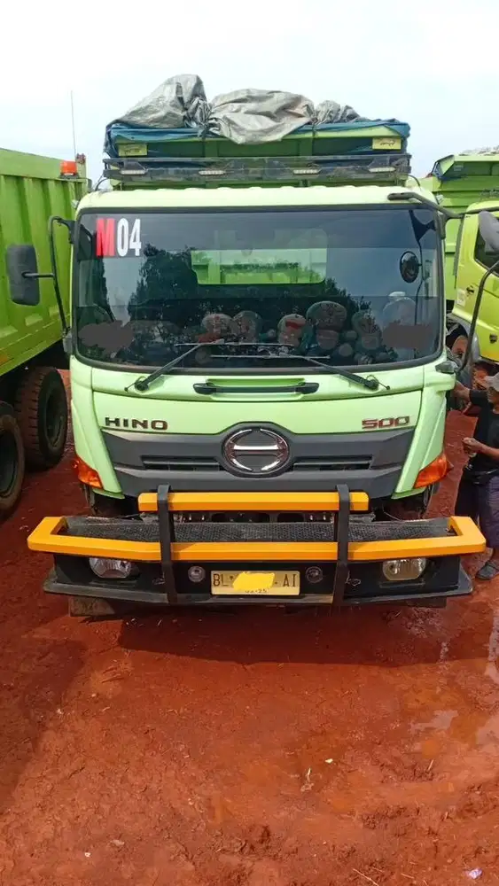 Hino 500 FM260 hijau