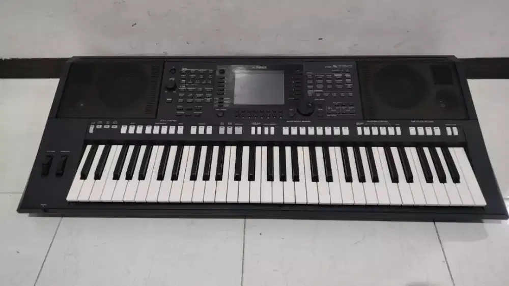 YAMAHA PSR S750
