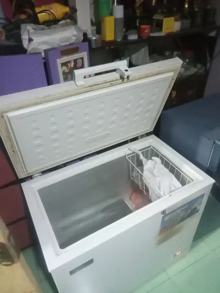 Chest freezer Modena 200 L normal beku