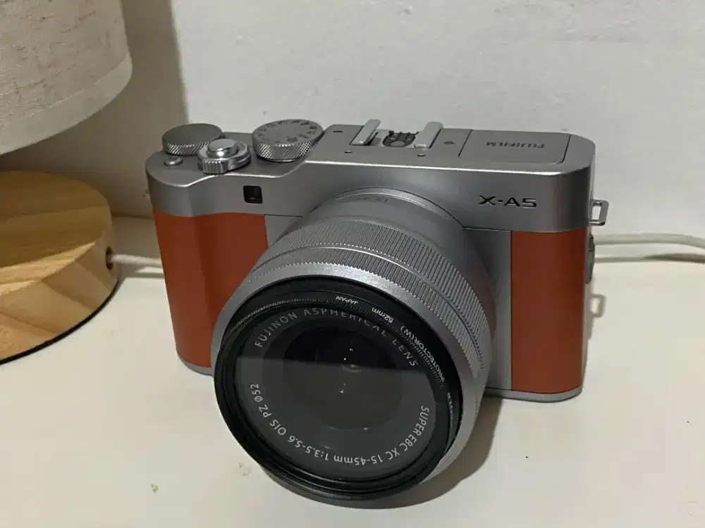 DIJUAL FUJIFILM X-A5 Kit 15-45mm | Mulus, Jarang Dipakai, Siap Pakai