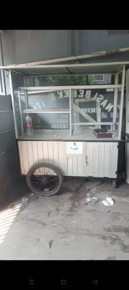 Gerobak dagang ,siap pakai ,minus pemakaian
