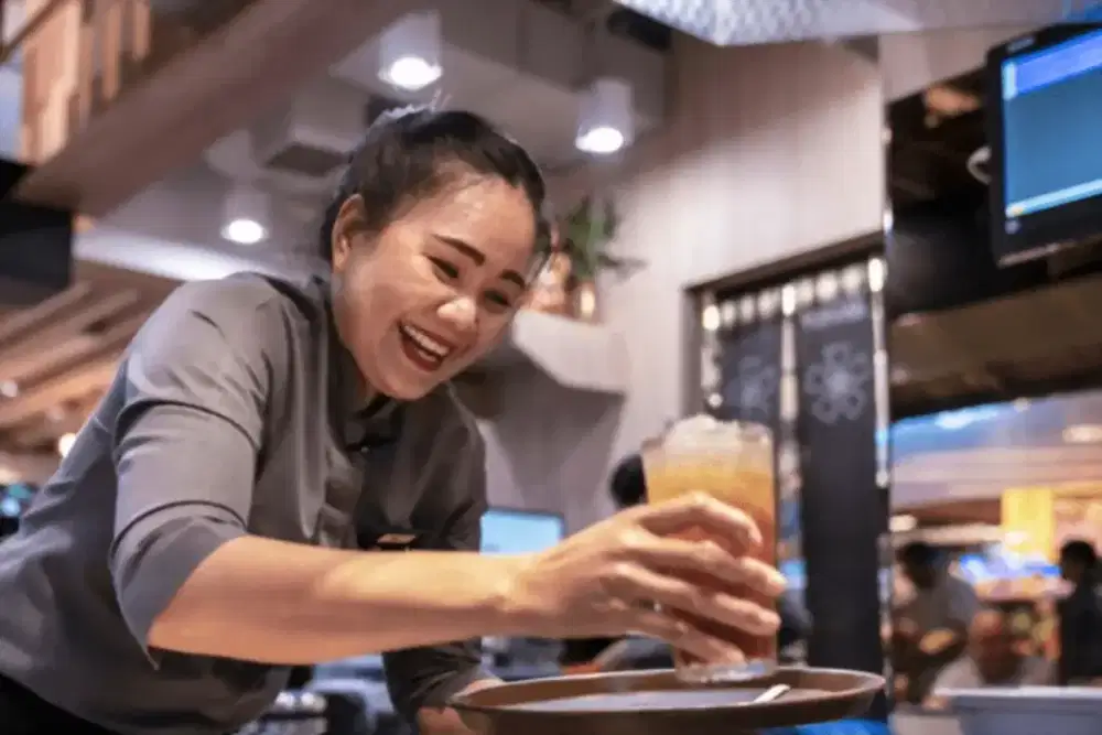 Karyawan Seblak atau Pempek