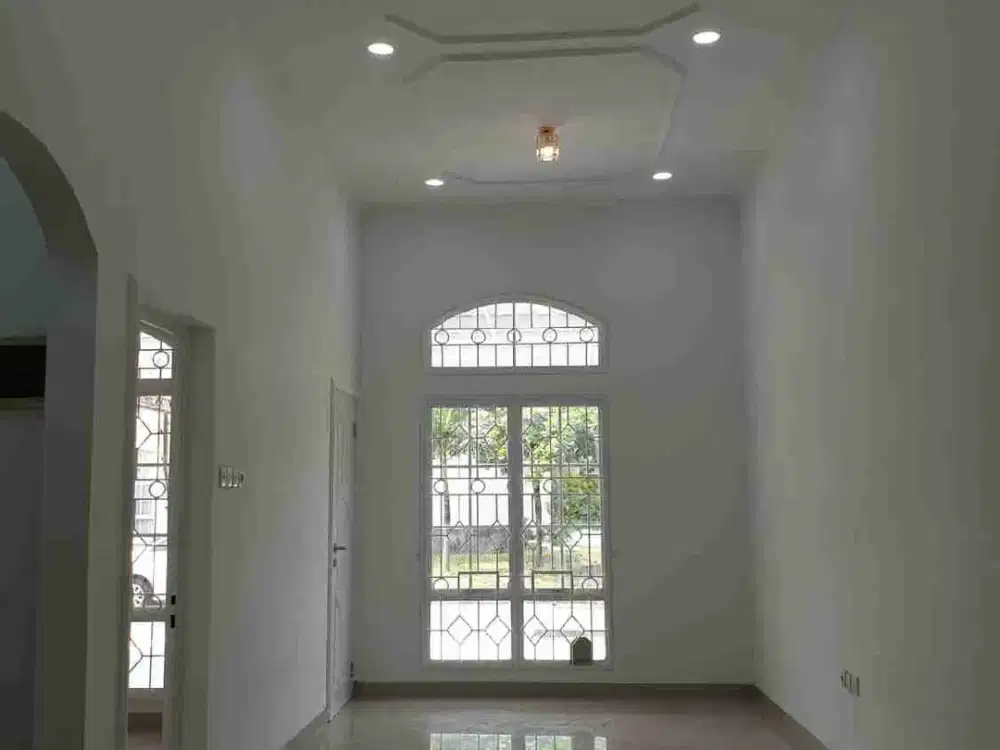 Dijual Rumah Bagus Sudah Renovasi Tingkat 1,5 Lantai di Perumahan Graha Padma, Semarang