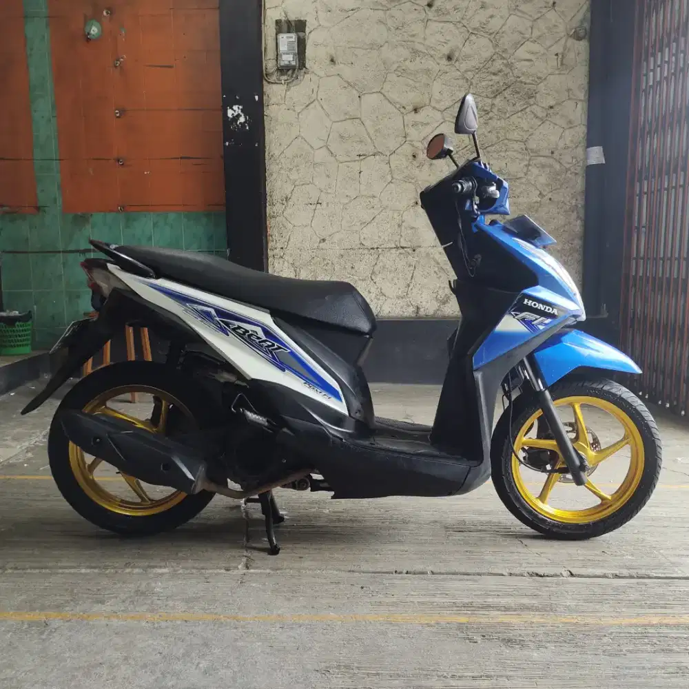 Honda Beat injeksi 2013 Biru Putih
