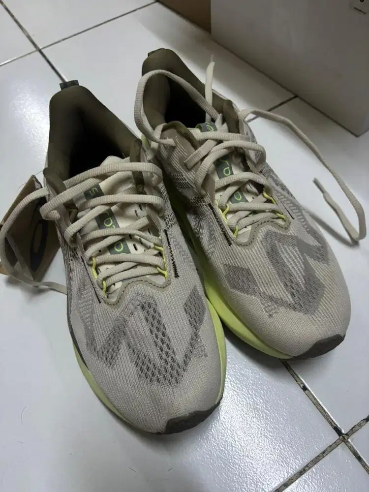 asics novablast 5 uk 42