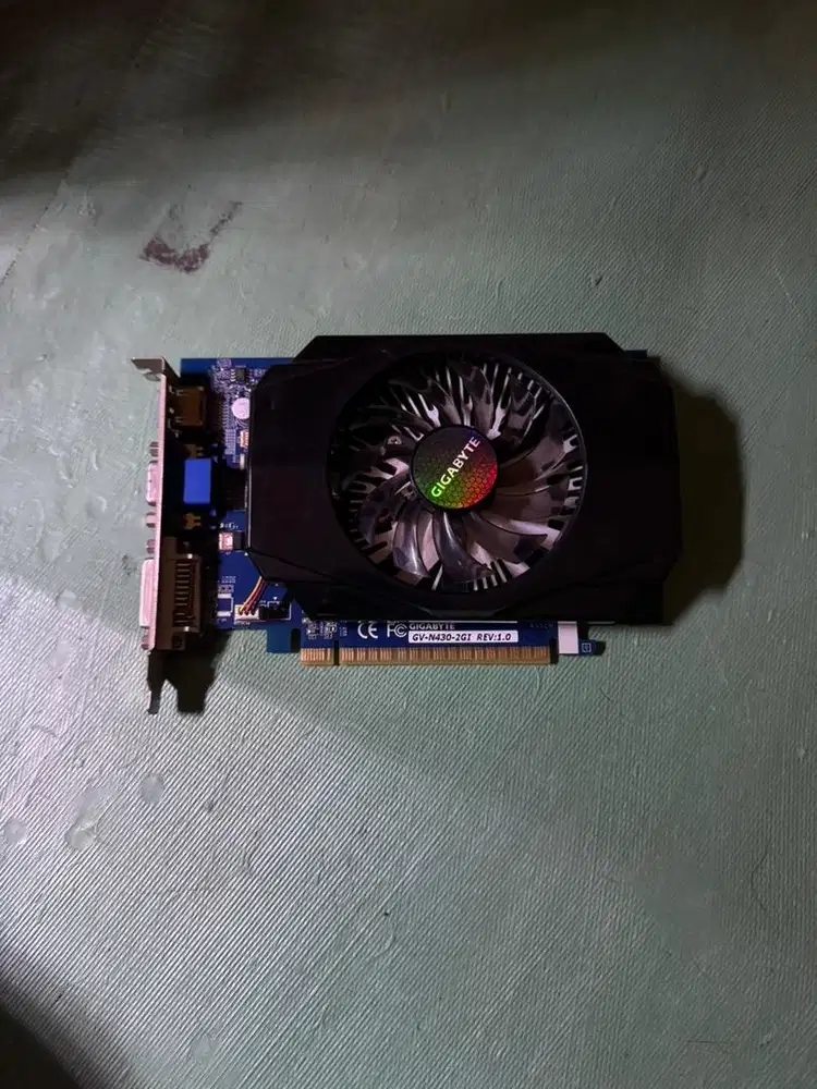 vga card gigabyte gt430 2gb ddr3 128bit kondisi normal.