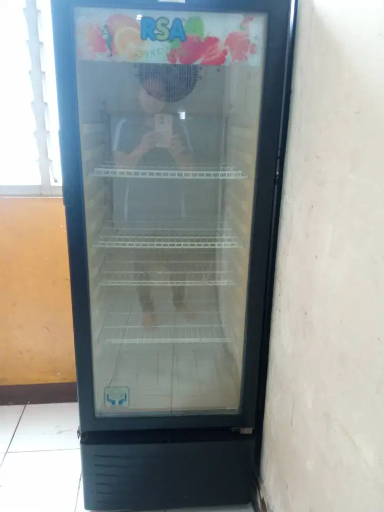 Showcase RSA 4 rak normal dingin, plus antar byr dtmp lok Cengkareng