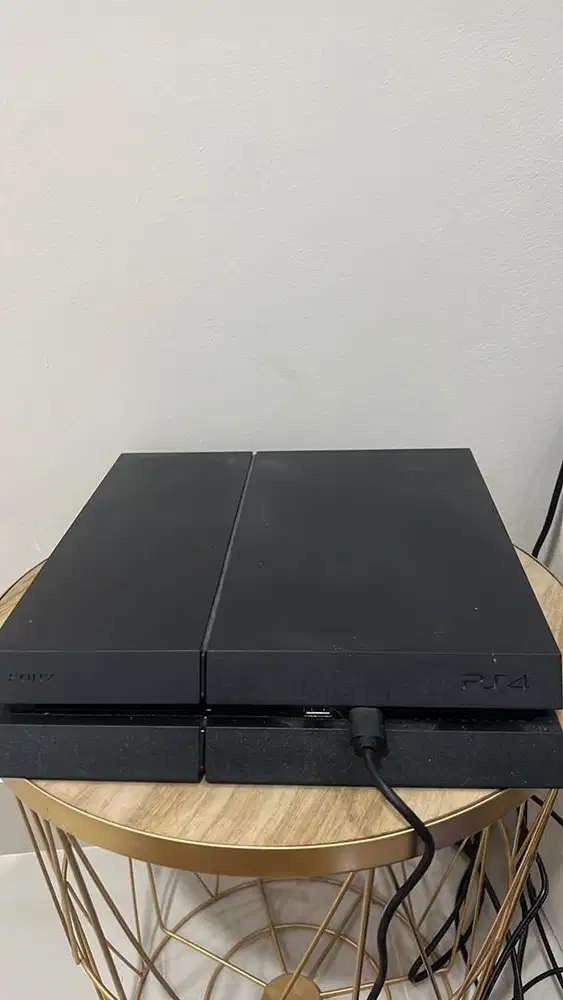 ps 4 fat 500gb baru dipakai 13x
