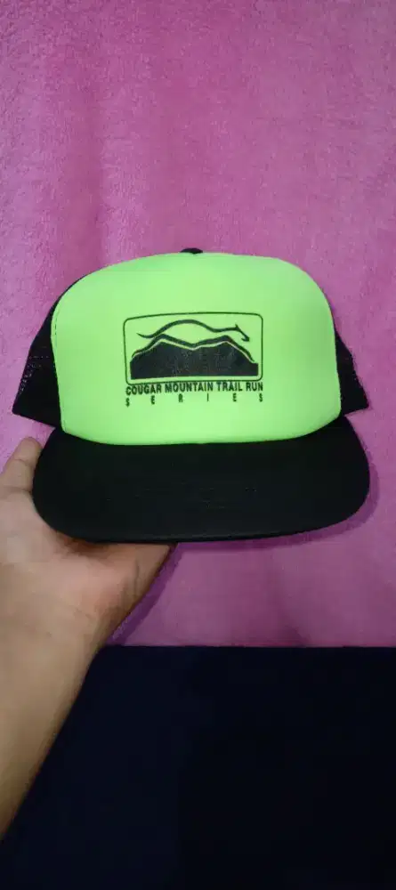 Topi Trucker Cougar Mountain Trail by Hitwear