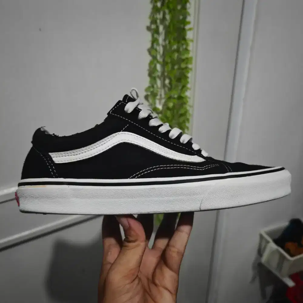 Vans Old Skool Black White Original - Sneakers Klasik Pria & Wanita
