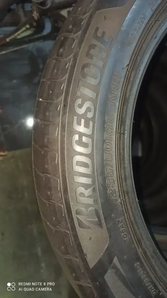 Ban alpard 18  Bridgestone 235/50