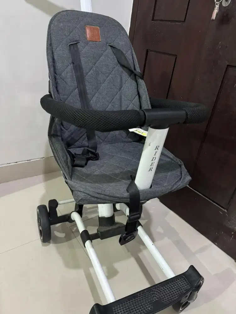 Stroller anak masih bagus ya