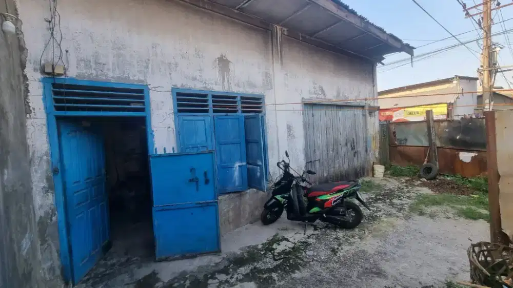 Rumah tempat usaha/ gudang