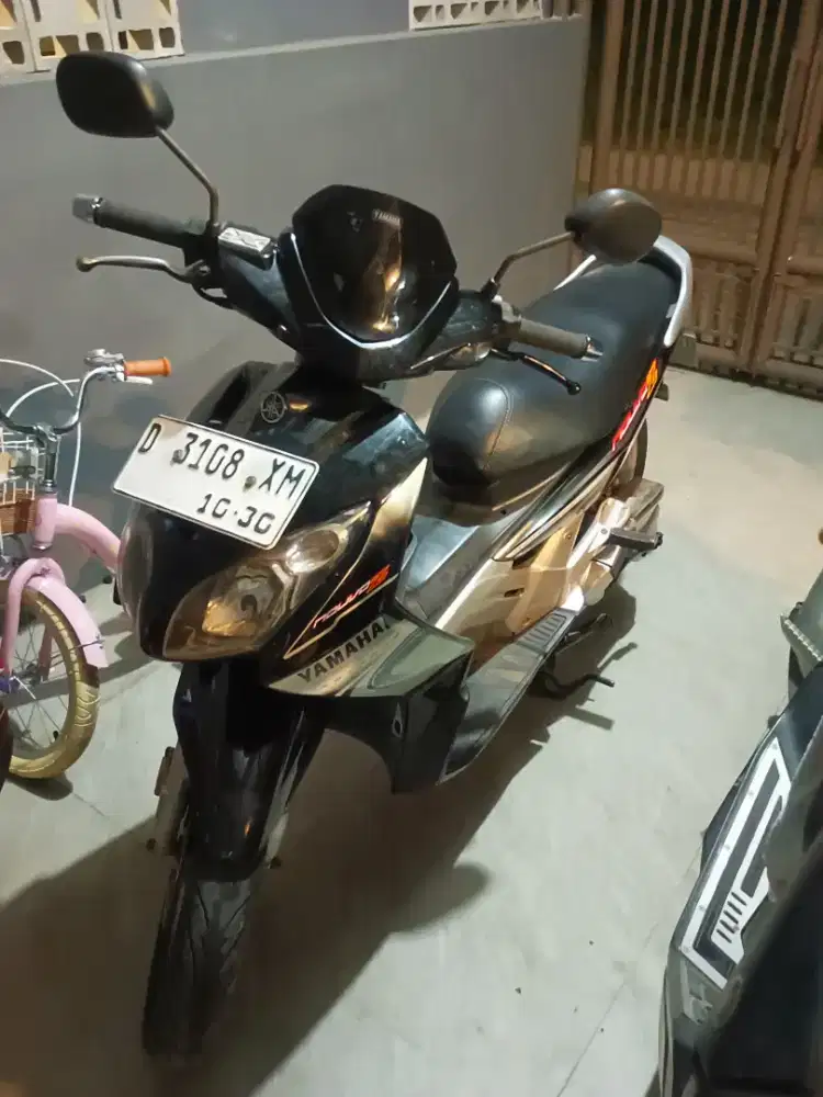 Yamaha Nouvo Z Hitam